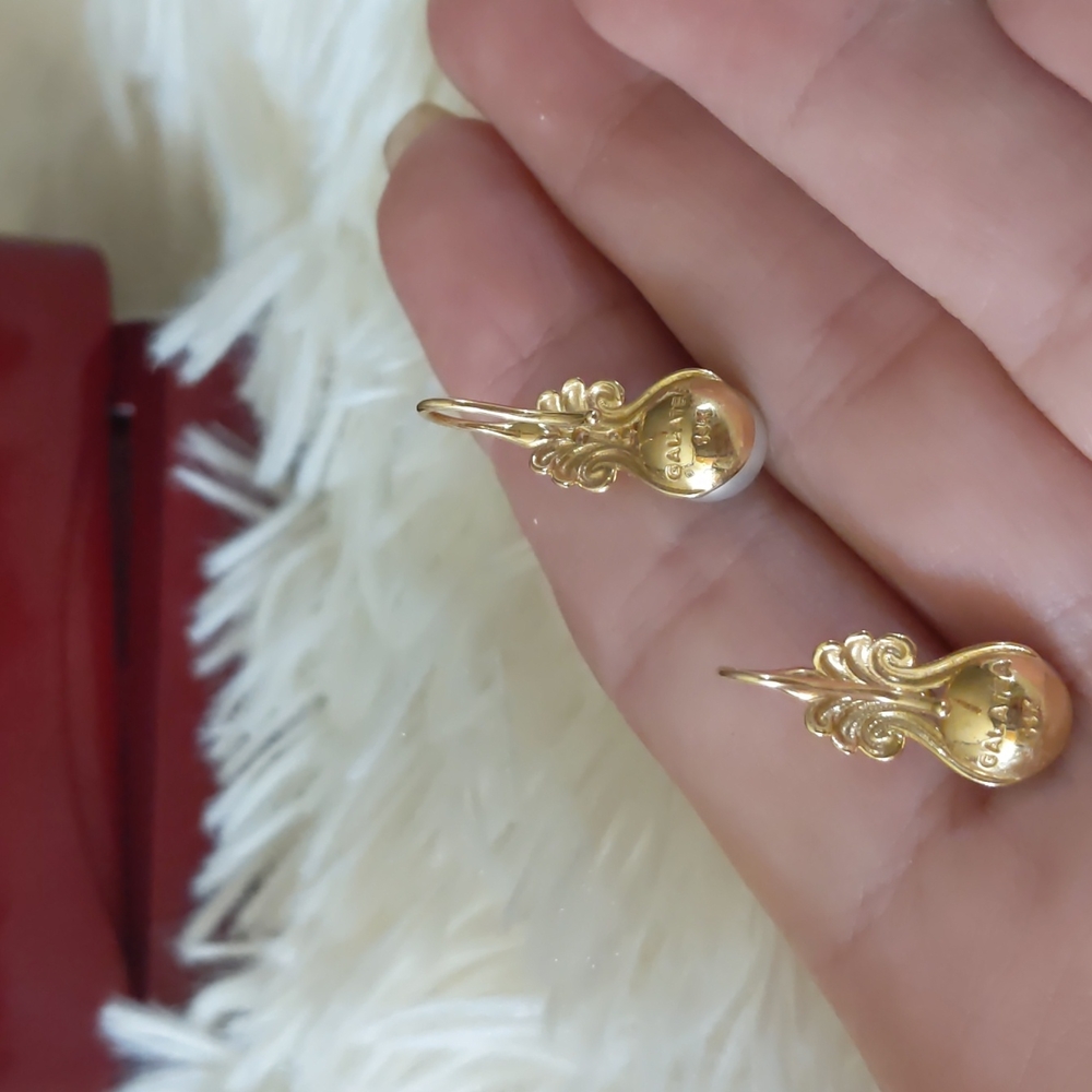 Galatea Earrings - Picture 6 of 8